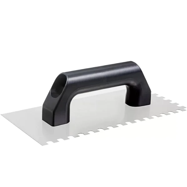 Desempenadeira dentada de aço com cabo plástico preto
